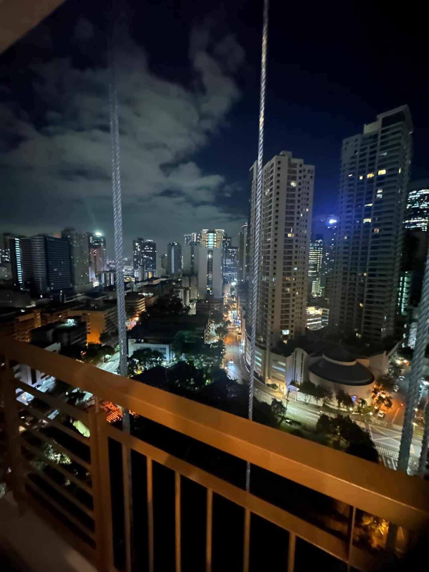 Cozy Place With City View At Greenbelt Makati Manila Eksteriør billede